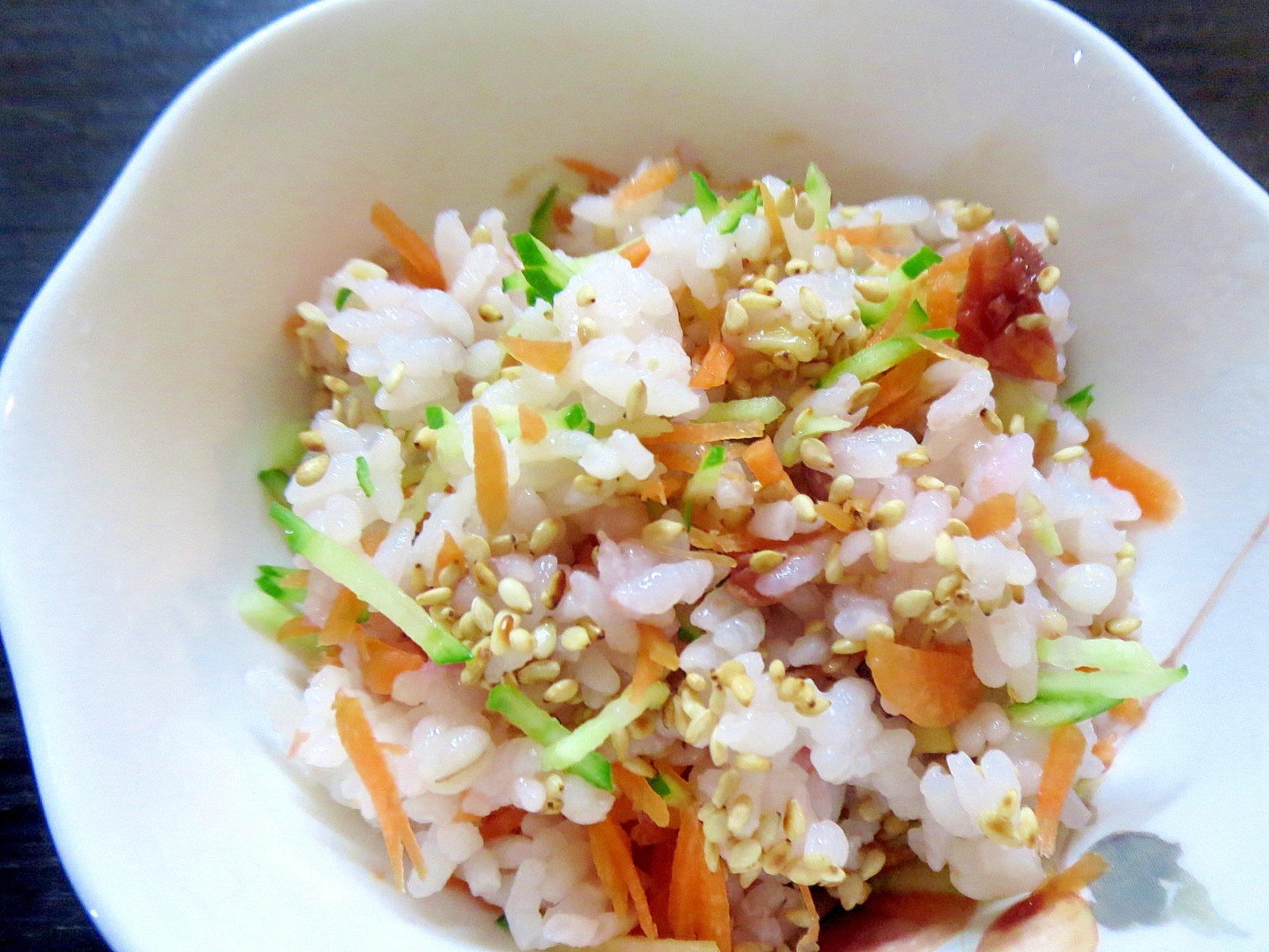 雑穀米の混ぜ梅ご飯