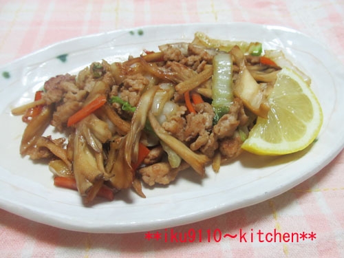 鶏ひき肉と舞茸野菜の生姜ポン酢炒め