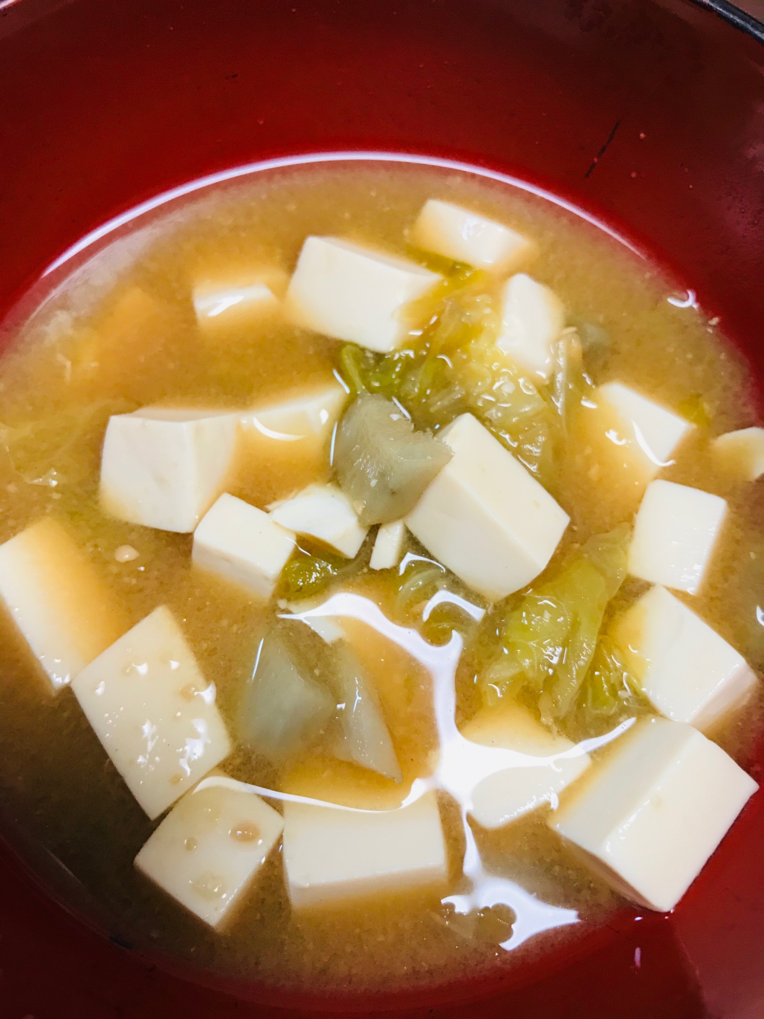 白菜とごぼうと豆腐の味噌汁