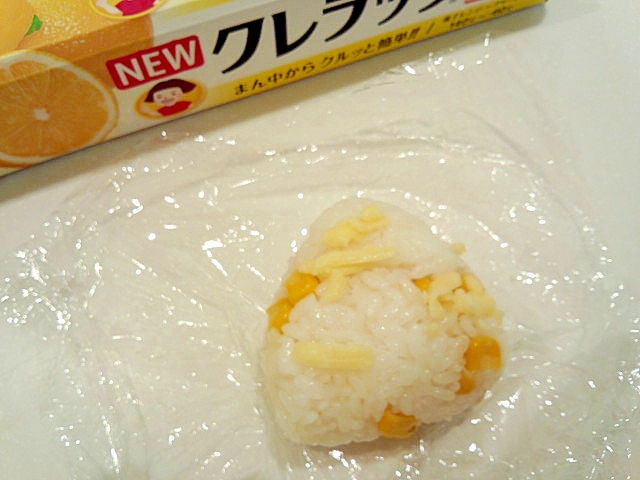 北海道♪コーンとチーズの塩バターおにぎり