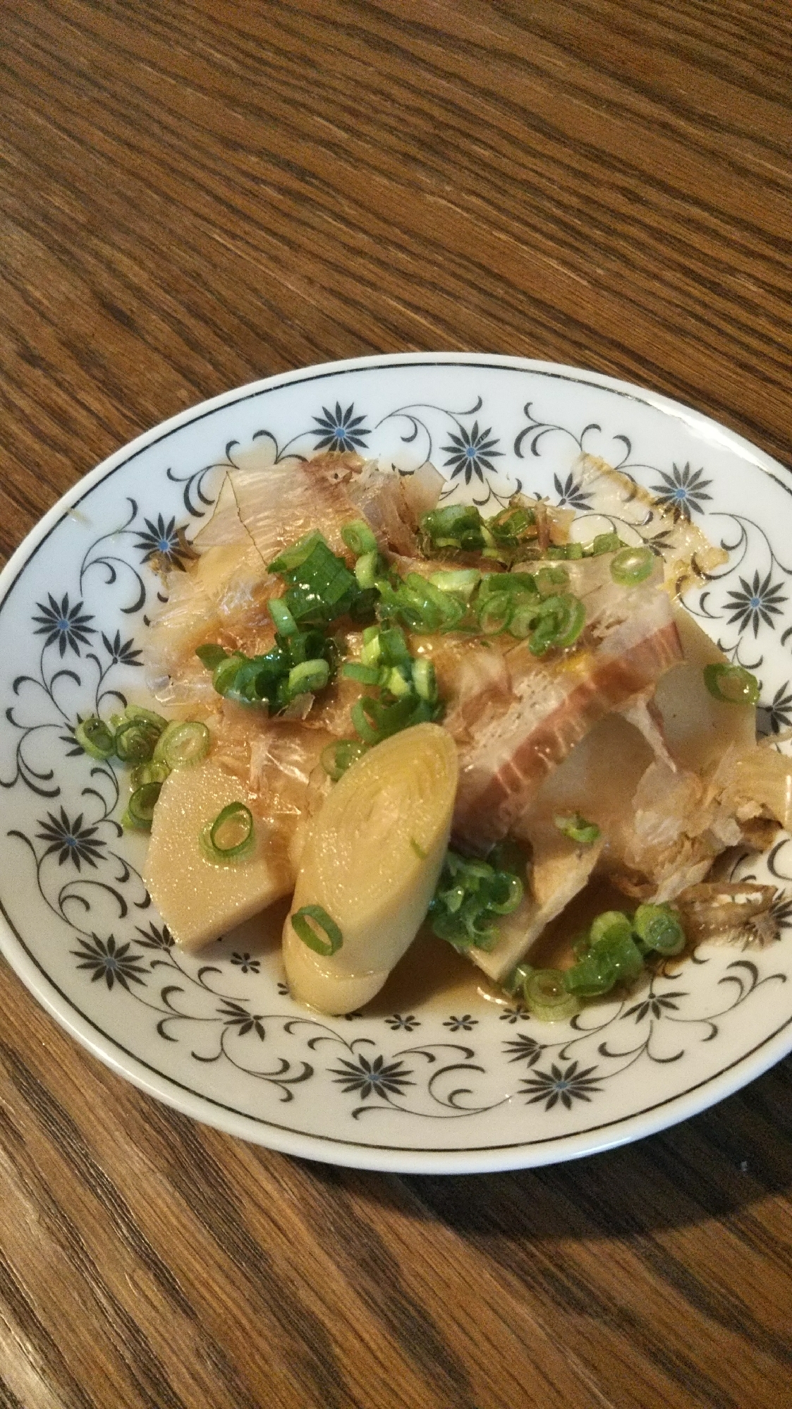 朝採りタケノコのめんつゆ煮