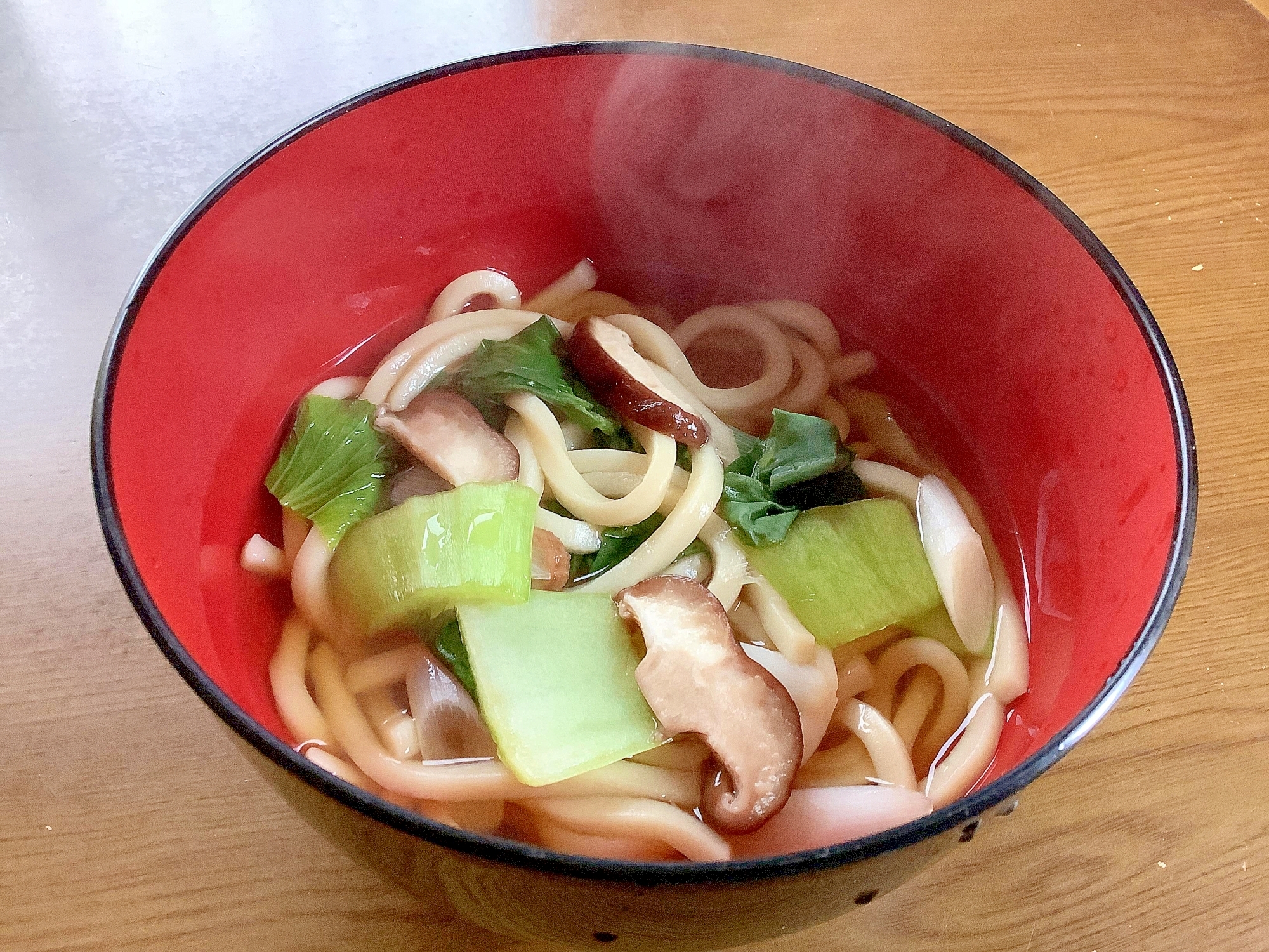 青梗菜と椎茸入りのうどん