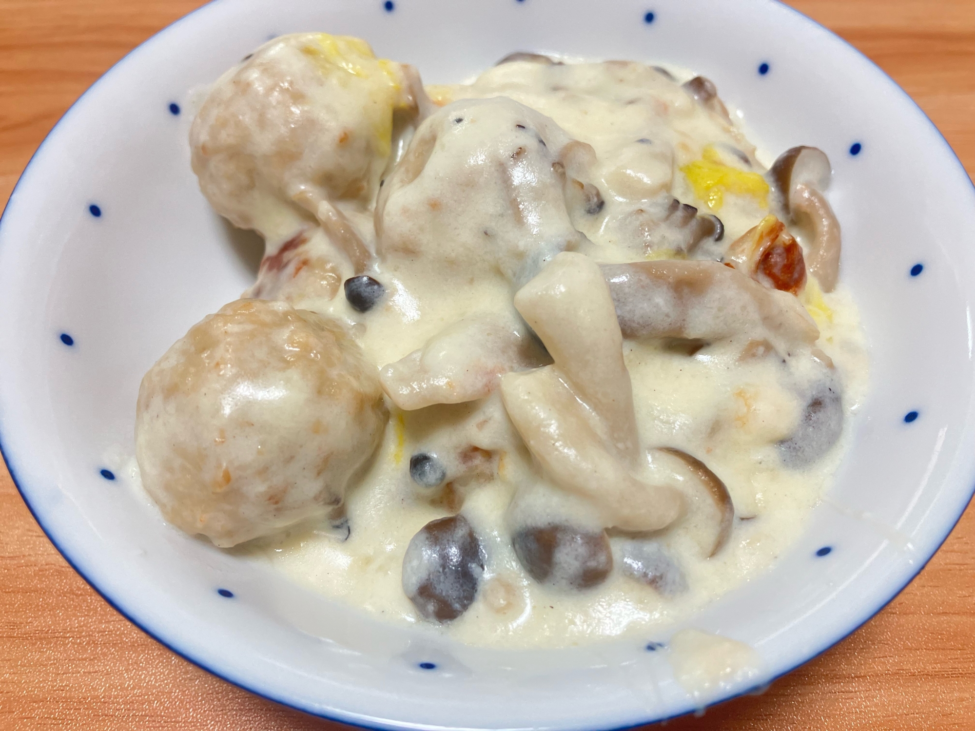 鶏団子で作ったジョージア料理「シュクメルリ」