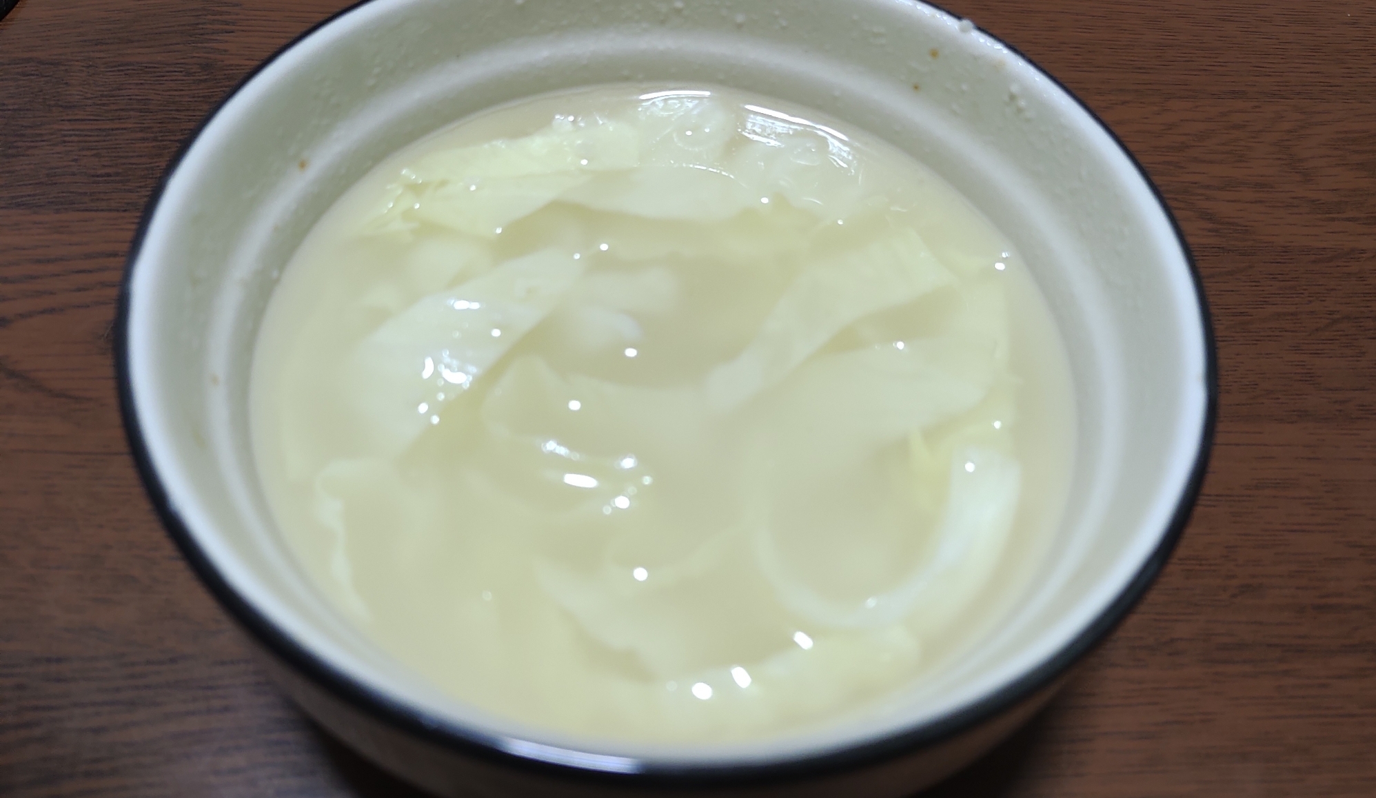 豆乳パウダーで作るキャベツの中華スープ