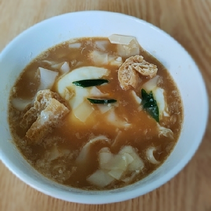 稲庭うどんや小ねぎなど家にあるもので作りました♪
カレールーで作るのも良いですね☆
卵入りでとても美味しかったです(*^-^*)