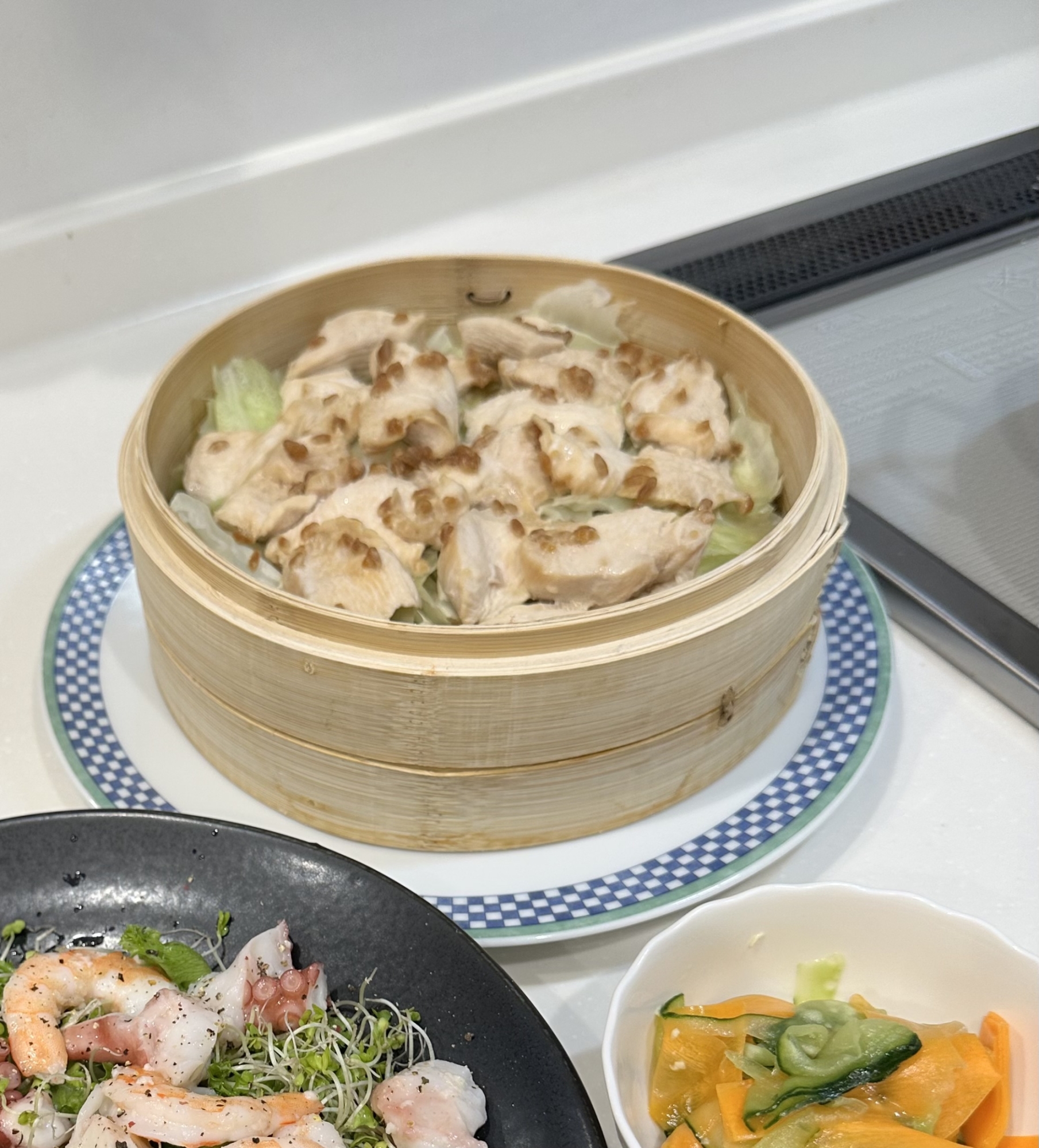 しっとり柔らか♪鶏むね肉とキャベツの醤油麹蒸し