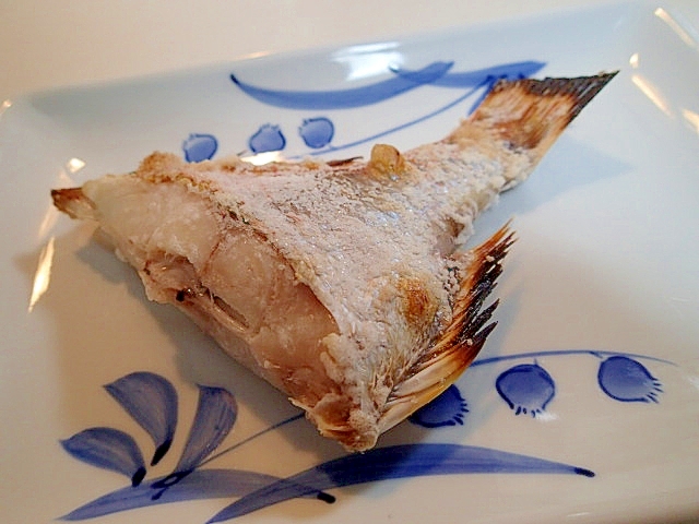 鯛の切り身の塩焼き レシピ 作り方 By ぷ みぃまま 楽天レシピ 鯛の切り身の塩焼き レシピ 作り方 By ぷ みぃまま 楽天レシピ