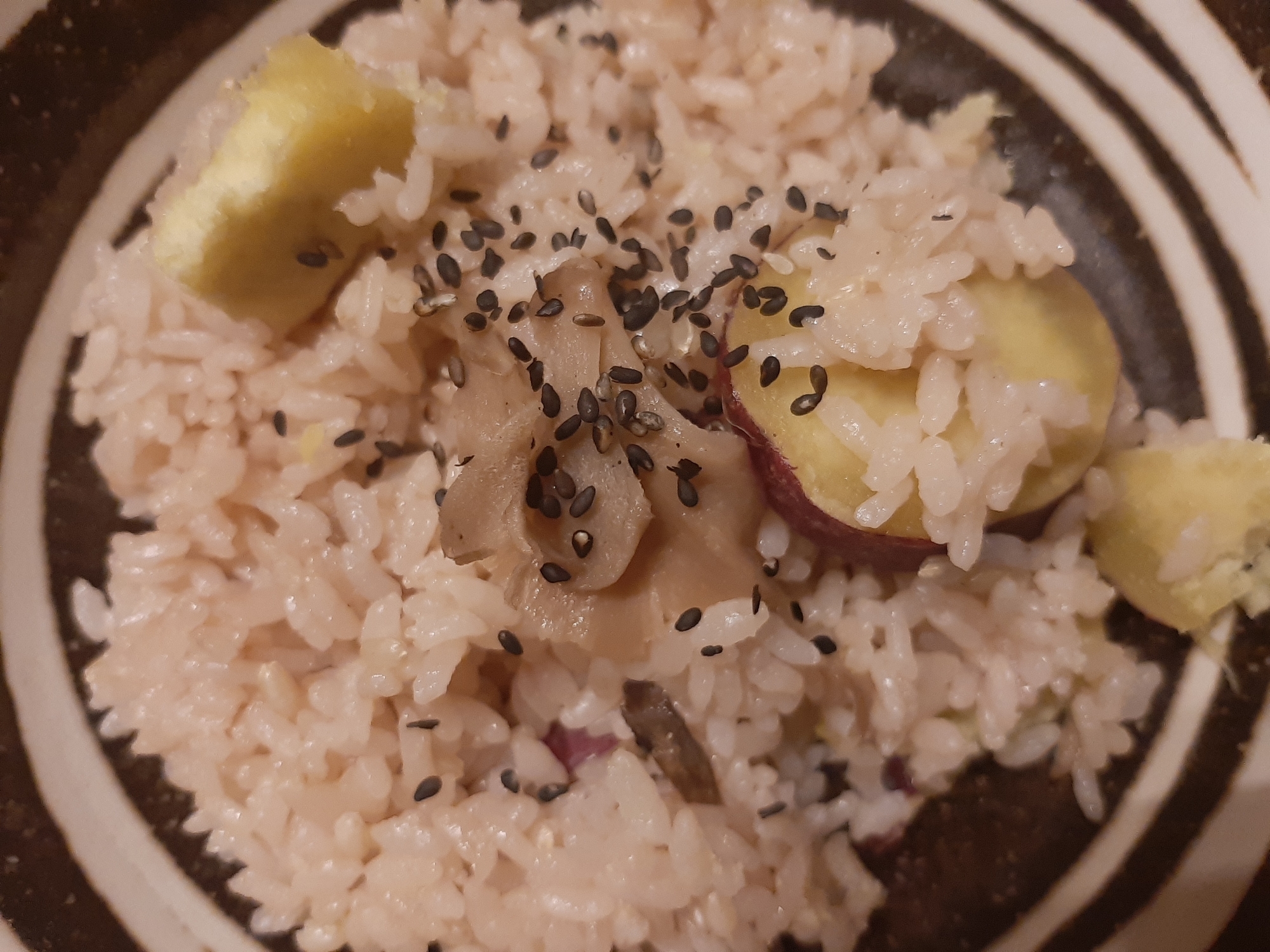 ほうじ茶でさつまいもご飯