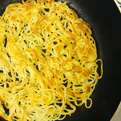 少ない油でかた焼きそばの麺