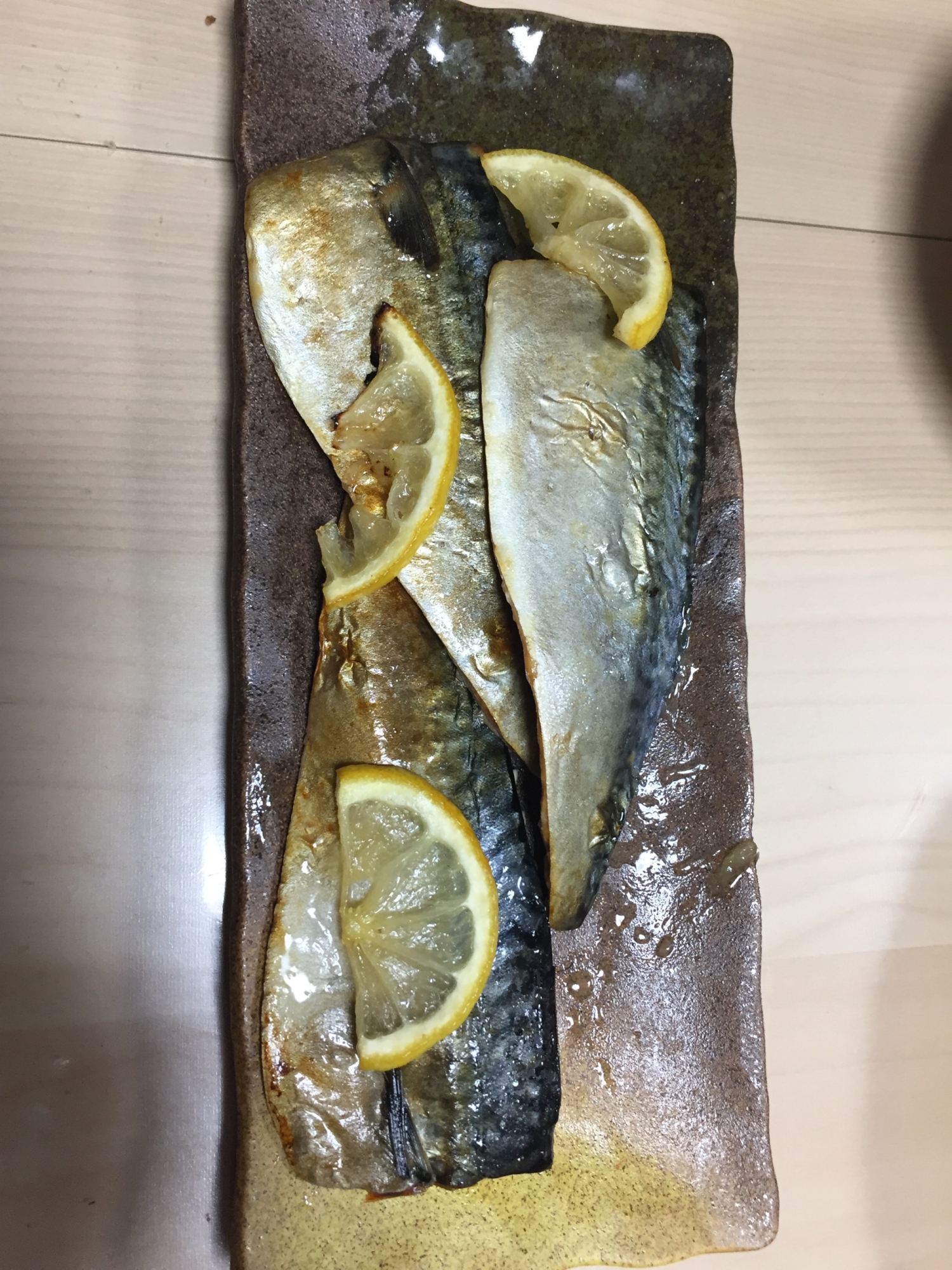 青魚を美味しく！塩サバのレモン焼き