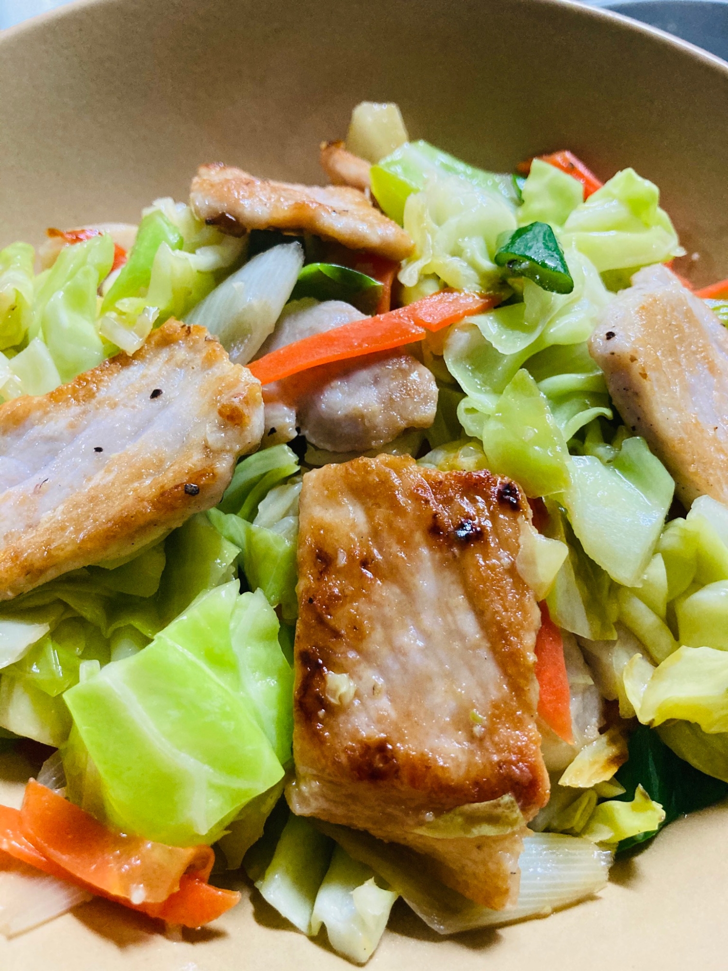 野菜たっぷり 塩豚と野菜炒め レシピ 作り方 By Yoko Yy 楽天レシピ 野菜たっぷり 塩豚と野菜炒め レシピ 作り方 By Yoko Yy 楽天レシピ