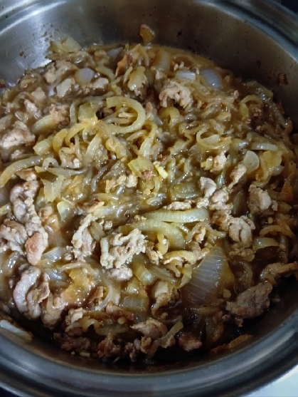 【簡単】玉ねぎと豚バラ薄切り肉のスタミナ丼