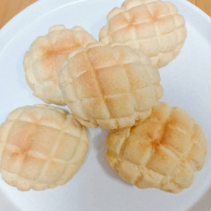 手ごねで作る！しっとりふかふかメロンパン♪