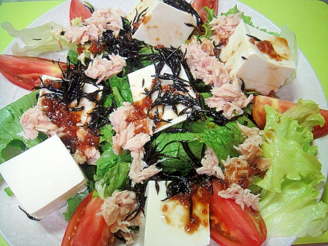 豆腐とひじきツナの梅ドレッシングサラダ