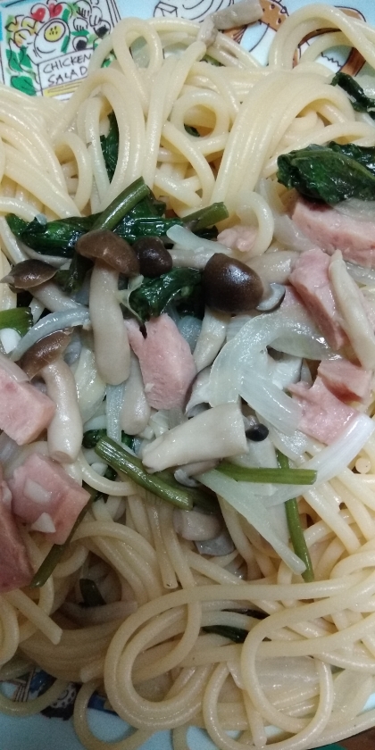 空芯菜とベーコンのパスタ