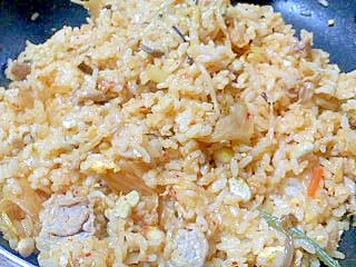 市販のビビンバの具を使って★ビビンバチャーハン!