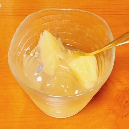 りんごとなっちゃん(りんご味)のゼリー