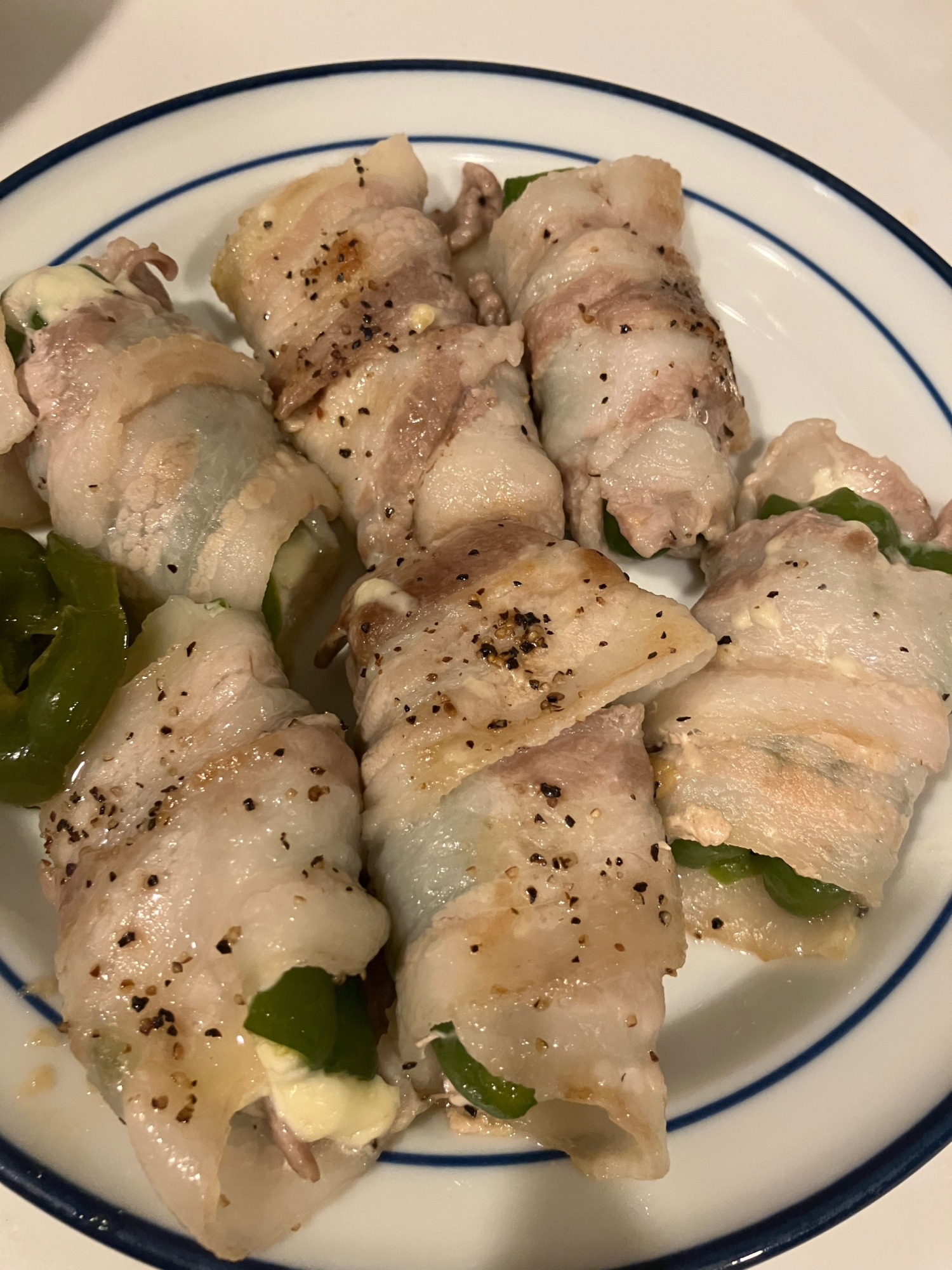 ピーマンのチーズ肉巻き