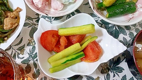 トマトときゅうりのワサビサラダ