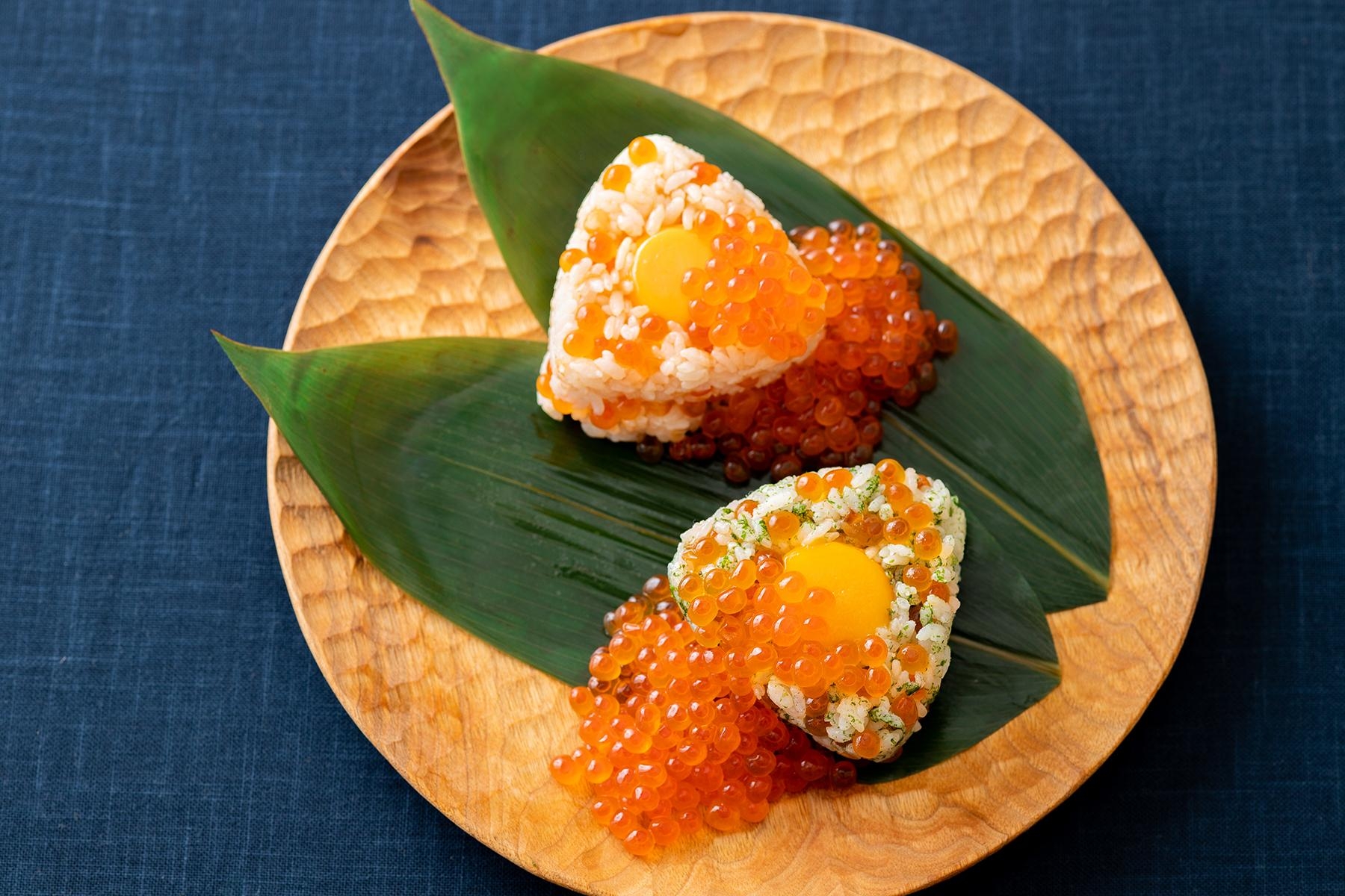 贅沢こぼれる♪Wたまごの悪魔おにぎり(2種)