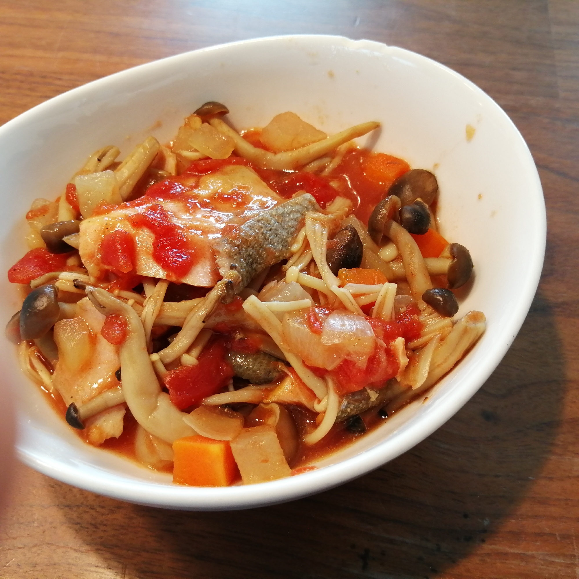 東のまるごと鍋！鮭のカレー鍋