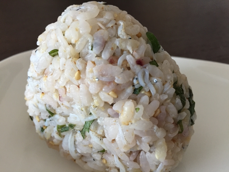 大葉が香る 梅しらすおにぎり レシピ 作り方 By Zizi0526 楽天レシピ 大葉が香る 梅しらすおにぎり レシピ 作り方 By Zizi0526 楽天レシピ