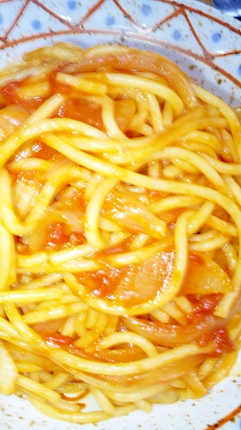 美味！オニオンとトマトの煮込みパスタ