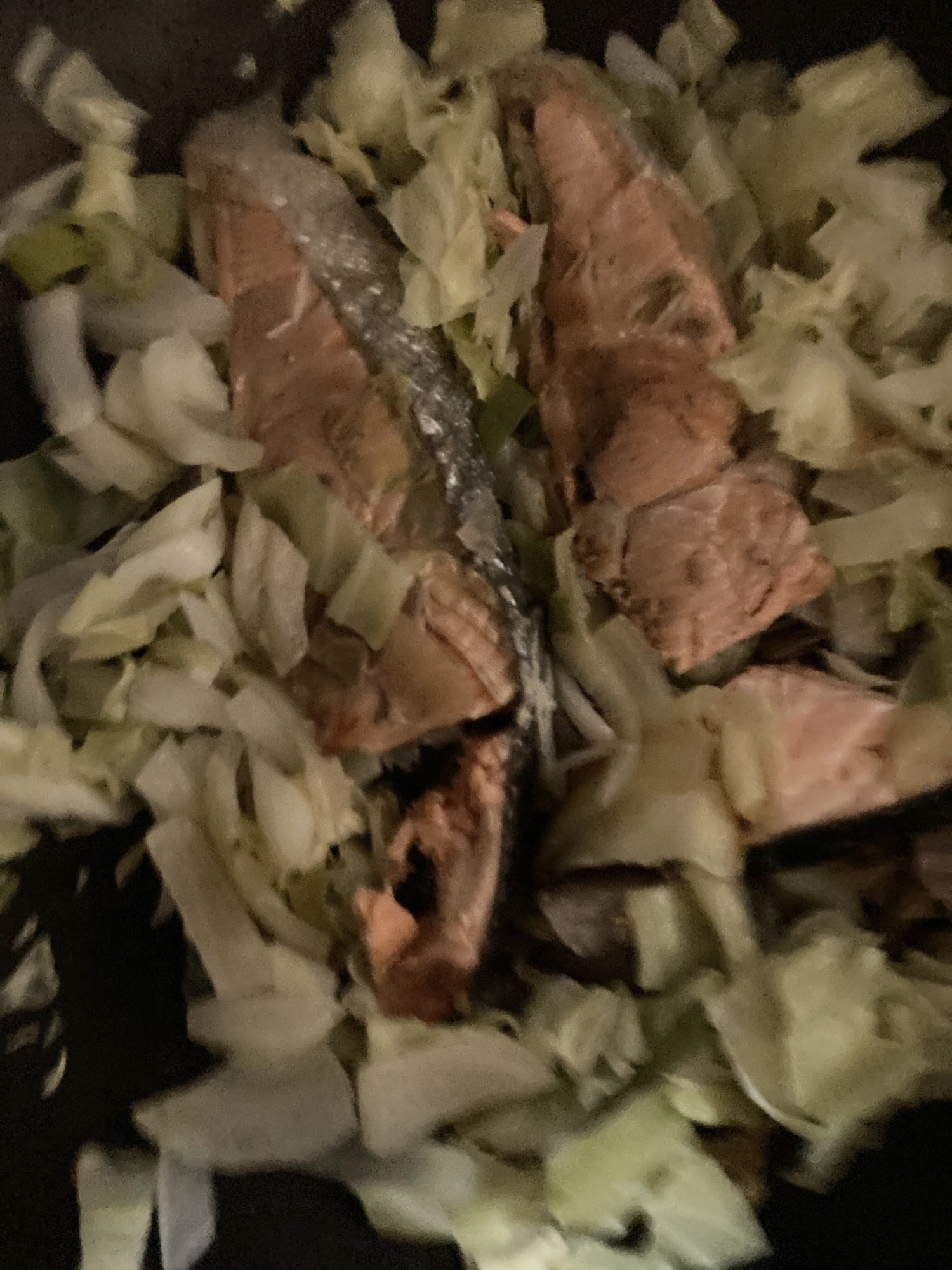 鮭とキャベツの炒め物