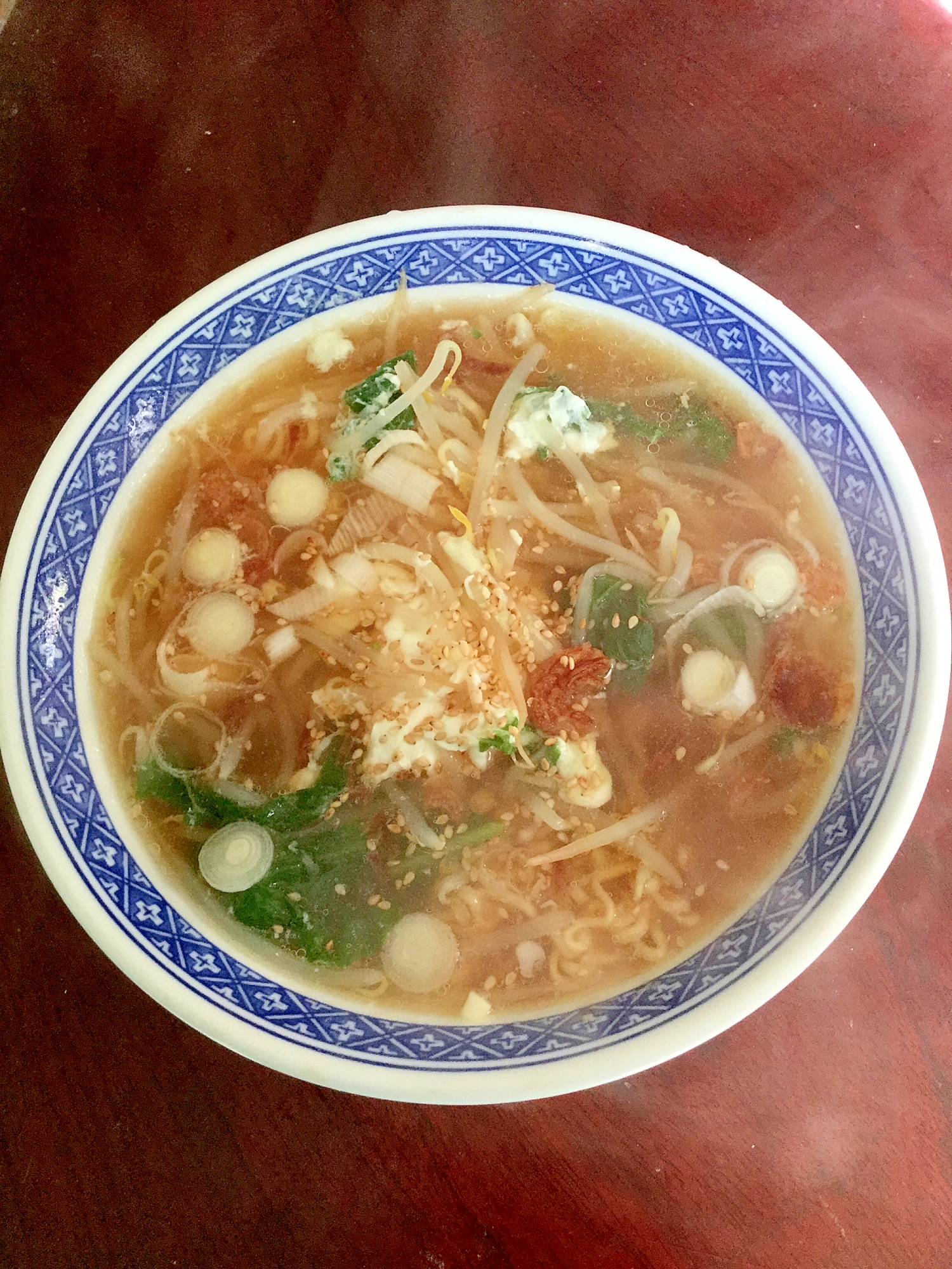 フライドオニオンでコク旨スープな卵ラーメン。