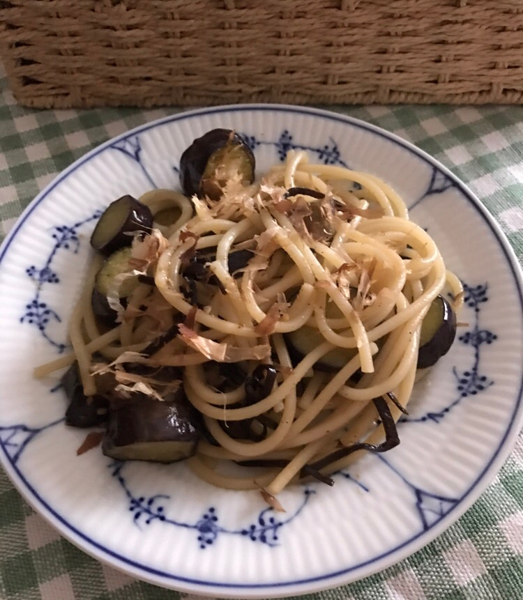 ナスと昆布の佃煮のガーリックパスタ