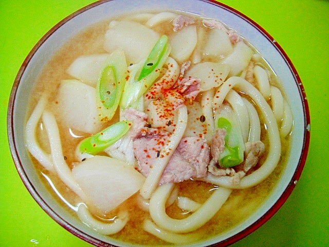 カブと豚肉ネギの味噌味うどん