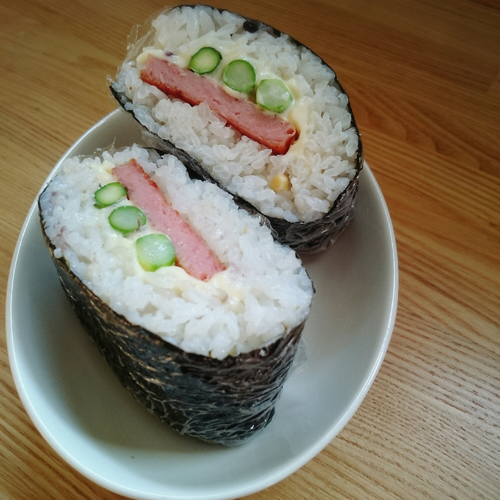 スパムとチーズとアスパラのおにぎらず♪