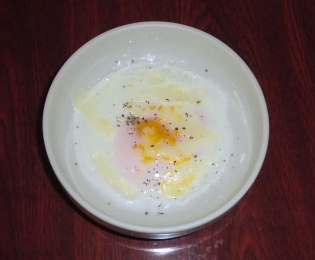 レンジde半熟卵のトローリチーズ。