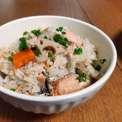 焼いた鮭の香ばしい香りと昆布＆しょうがの風味がたまらない炊き込みご飯でした。れんこんの食感もすんごくよかったです。美味しい秋鮭が手に入ったらリピしまーす♪