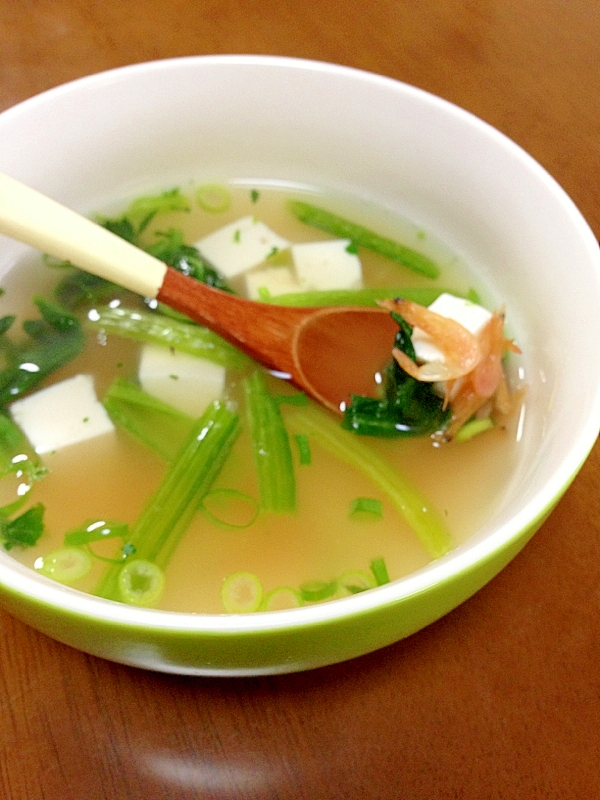 干しエビと豆腐とほうれん草の中華スープ