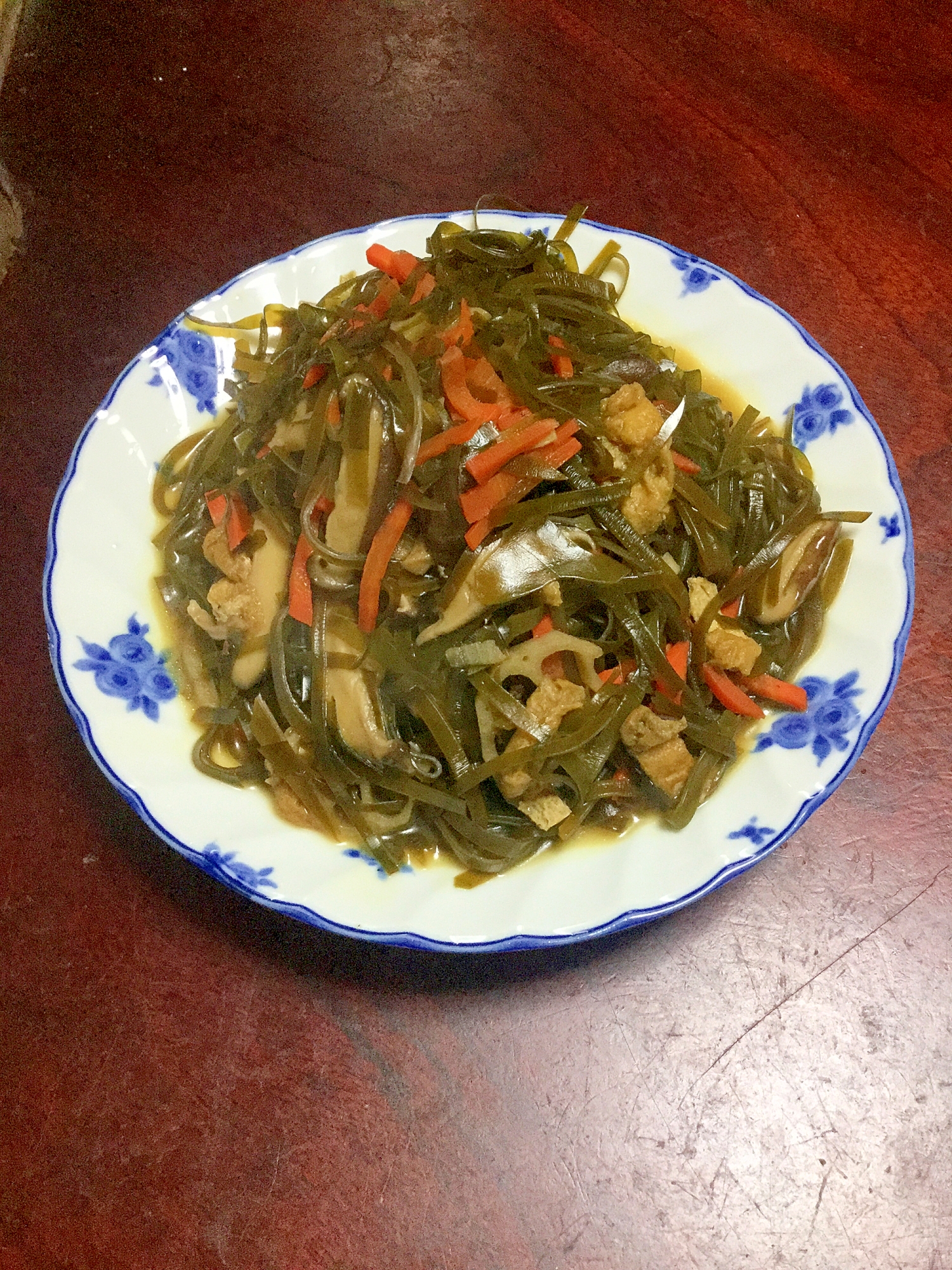 すき昆布と蓮根や揚げの炒め煮。