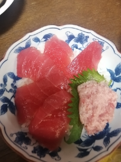 マグロ丼