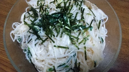 急遽作ったので、明太子がなく…
パスタ用のたらこで合えました汗
色が出ない…
エノキもなかったのでエリンギで…
でも美味しかったのでリピートさせて頂きます！！