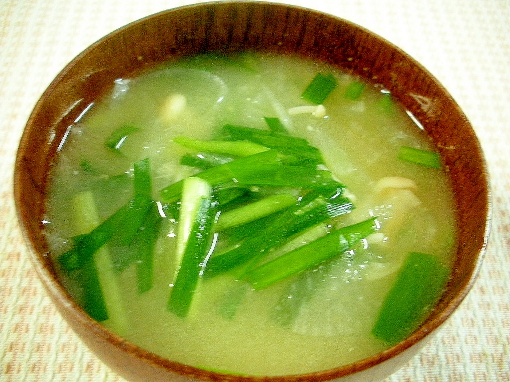 大根とニラの味噌汁♪