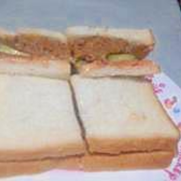 食パンで簡単ハンバーガー レシピ 作り方 By くろにも 楽天レシピ 食パンで簡単ハンバーガー レシピ 作り方 By くろにも 楽天レシピ