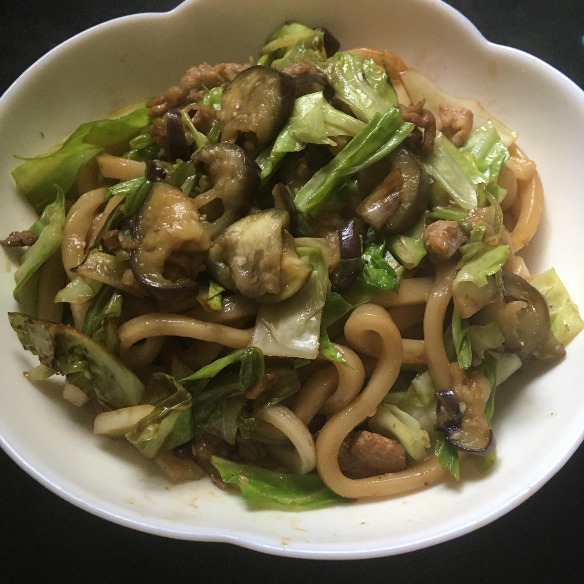 なす、キャベツ、豚肉、ソース焼きうどん