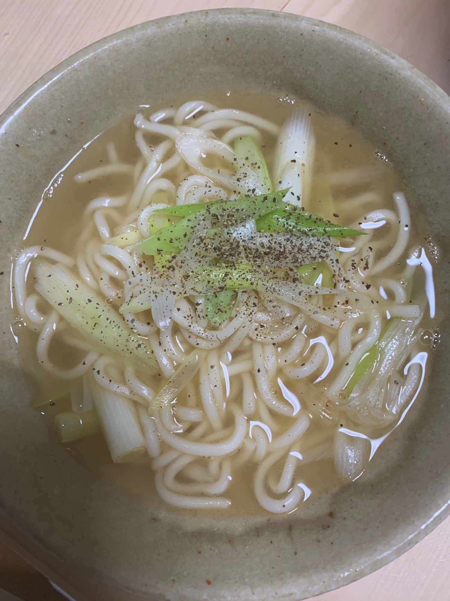 簡単、美味しい！ごま油香る・ネギうどん