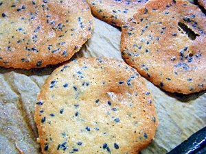 黒ゴマきな粉の卵白クッキー