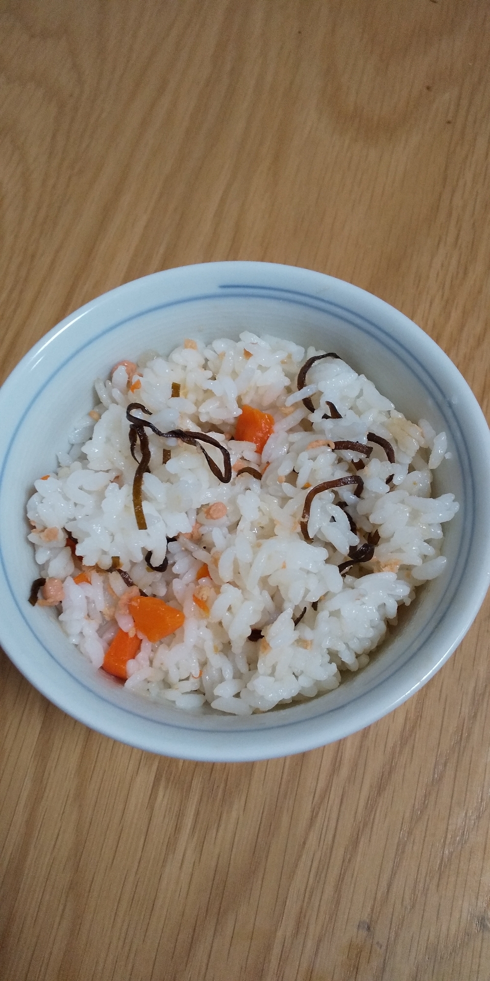 煮物アレンジ 野菜と鮭塩昆布混ぜご飯