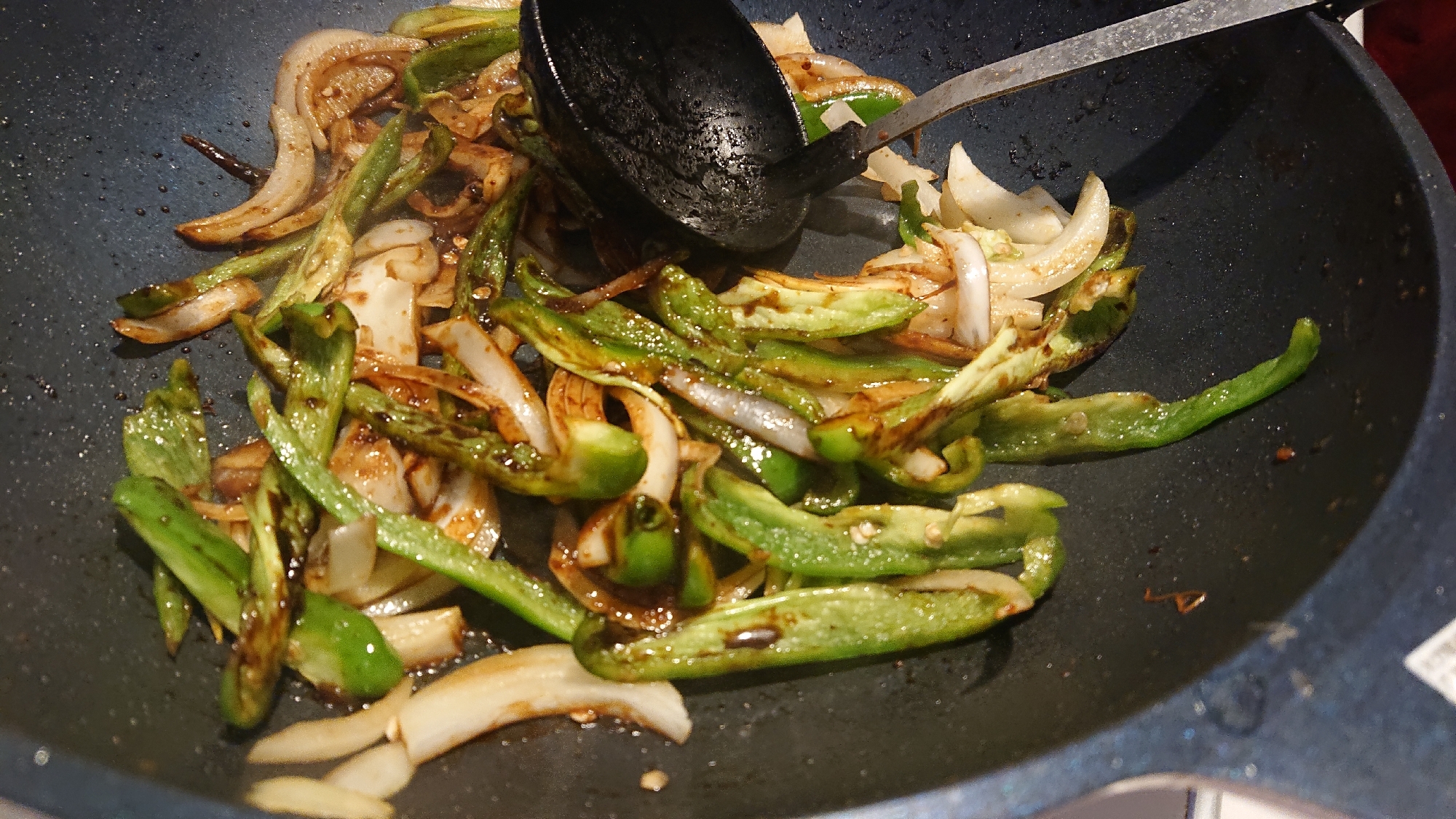 マーガリンでにんにく醤油野菜炒め