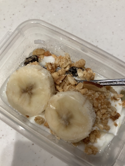 今日のヨーグルト♡バナナ&フルグラ はちみつかけて