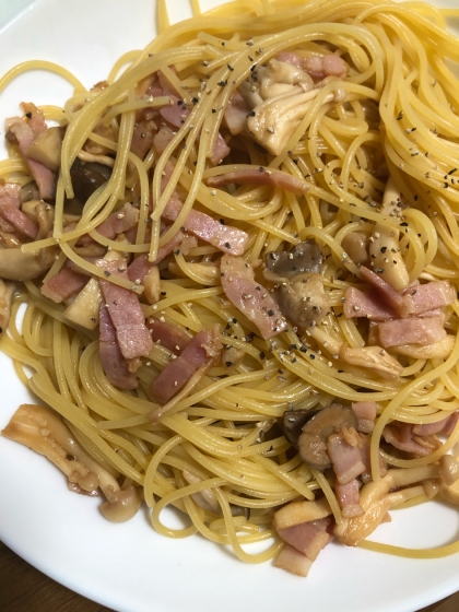 ここにレポートしていいのか悩みましたが、オススメ通りキノコパスタ！美味しくできました！(^-^)家族からも好評で助かりました！ありがとうございます！伝えたくて！