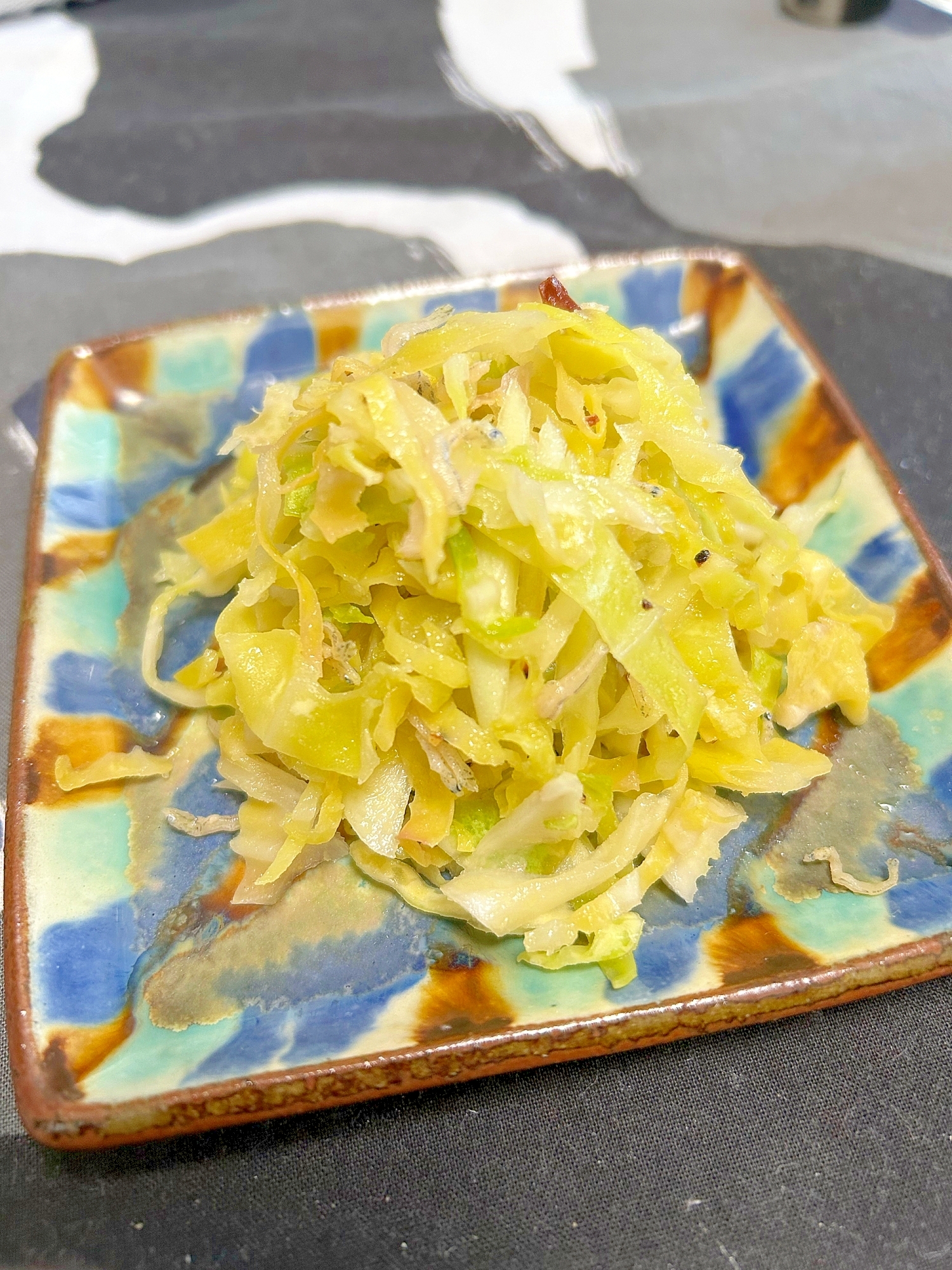 春キャベツとちりめんじゃこのサラダ★ワインに