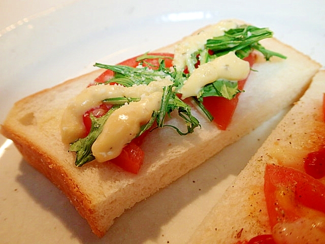 タルタル/パルメで　トマトと水菜のトースト