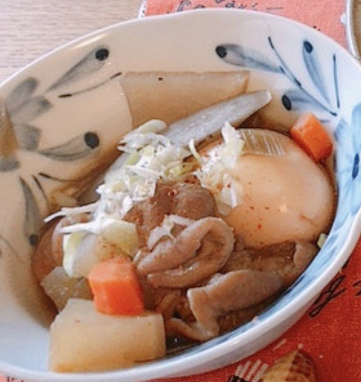 居酒屋の味！味玉入りモツ煮込み